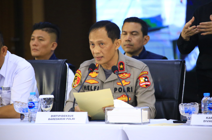 Dirtipideksus Bareskrim Polri Brigjen Pol Helfi Assegaf memberikan keterangan kepada awak media di Jakarta pada Selasa (4/2). (Polri) - Image