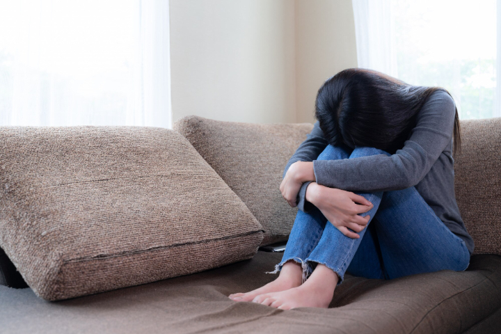 Seseorang yang kurang mendapat dukungan emosional. (Freepik/jcomp) - Image