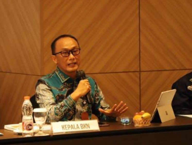 Kepala BKN Zudan Arif. (Zalzilatul Hikmia/Jawa Pos) - Image