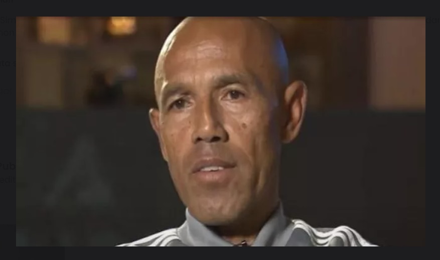 Simon Tahamata, legenda Ajax berdarah Maluku. (Ajax YouTube) - Image