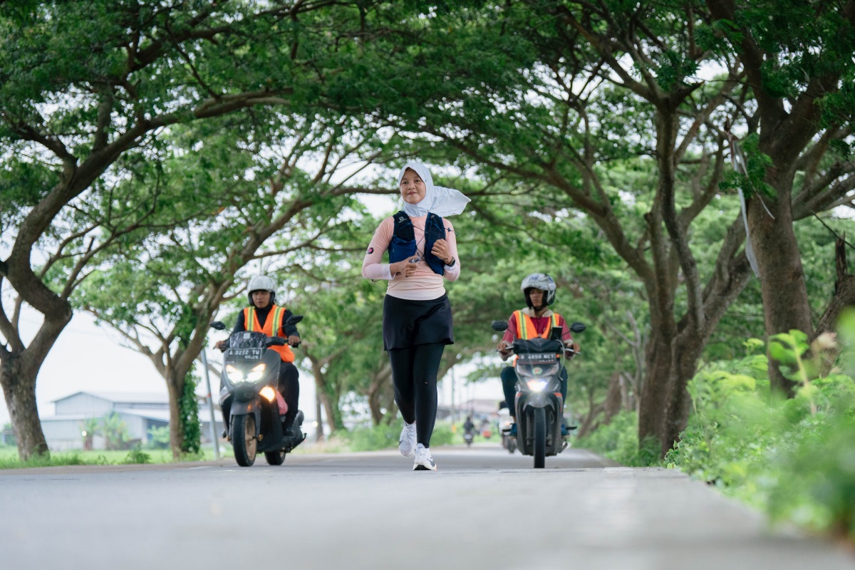 Lari menjadi salah satu olahraga sederhana yang bisa dilakukan siapa saja dan di mana pun. Tak terkecuali bagi para perempuan berhijab. (ist) - Image
