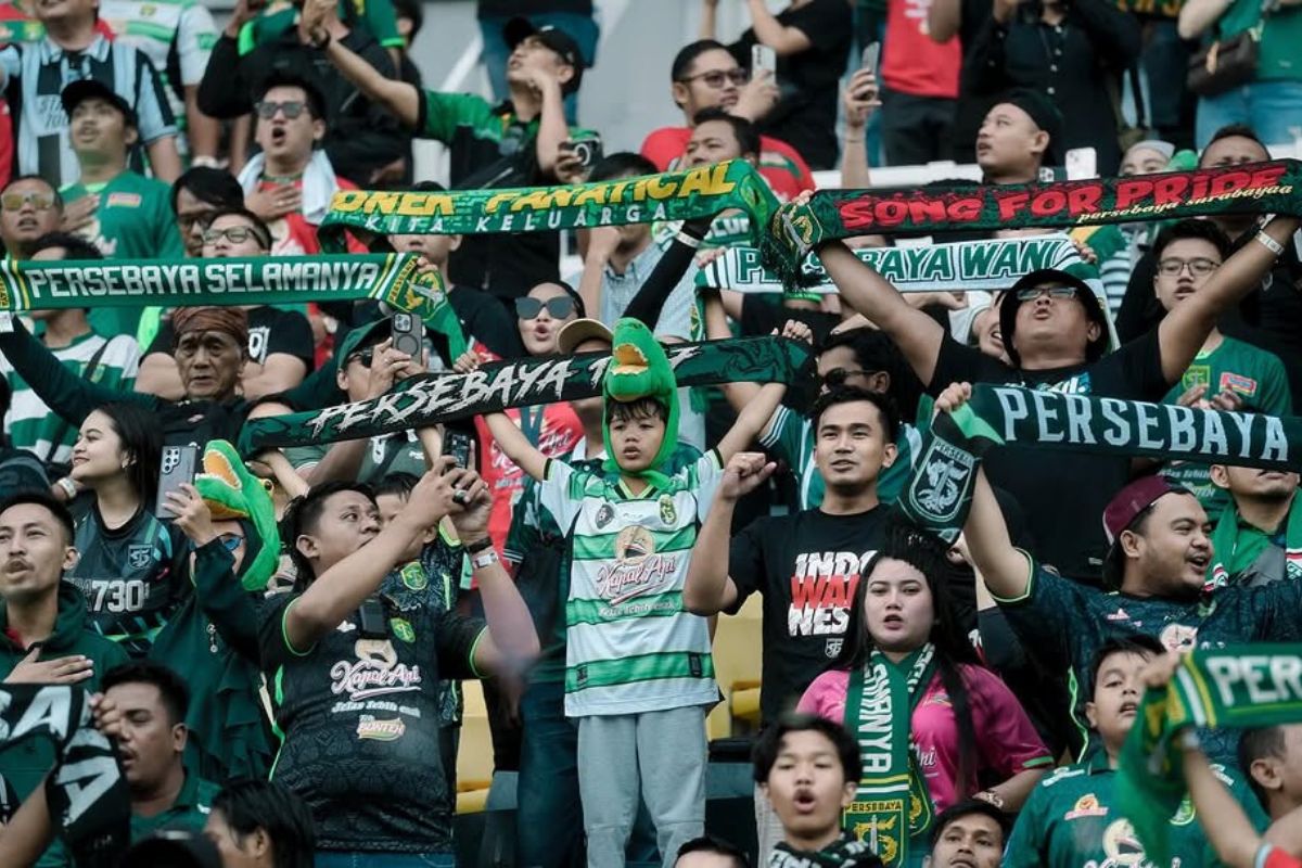 Bonek berharap Persebaya Surabaya bisa berjuang tanpa dukungan langsung dari mereka di kandang Persis Solo. (Media Persebaya) - Image