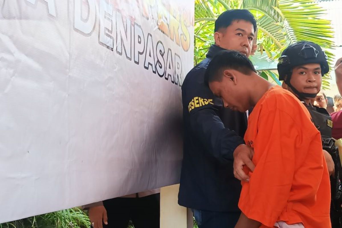 Pelaku penculikan anak di Denpasar Selatan, Bali, Kamis (6/2). (Rolandus Nampu/Antara) - Image