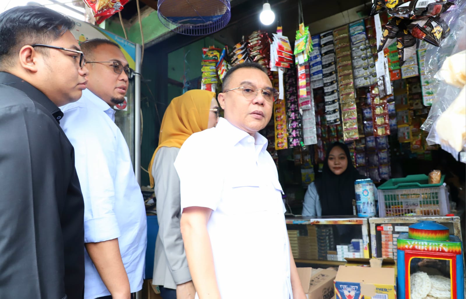 Wakil Ketua DPR Sufmi Dasco Ahmadmerespons isu yang mengabarkan bahwa Menteri Keuangan (Menkeu) Sri Mulyani akan mundur dari Kabinet Merah Putih.(Dery Ridwansah/ JawaPos.com) - Image