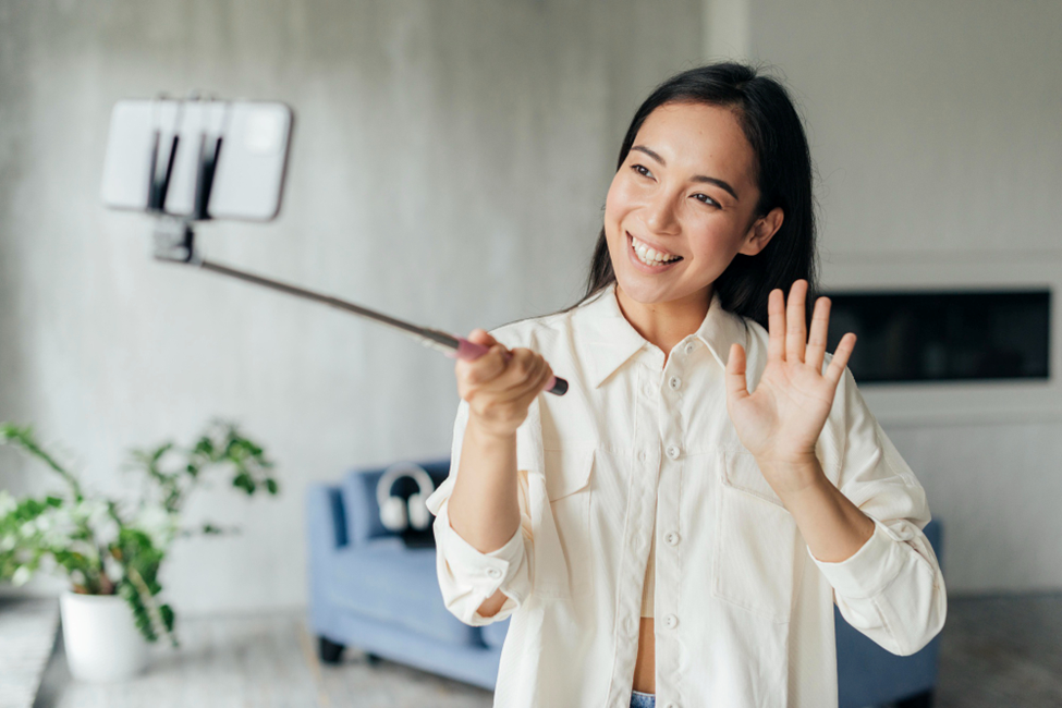 Ilustrasi seorang social media influencer. (Freepik). - Image