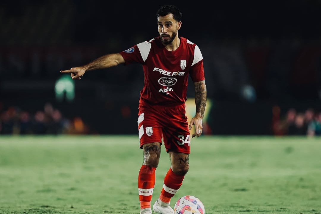 Jordy Tutuarima pemain andalan di sisi kiri pertahanan Persis Solo. (Instagram/@jtutuarima) - Image