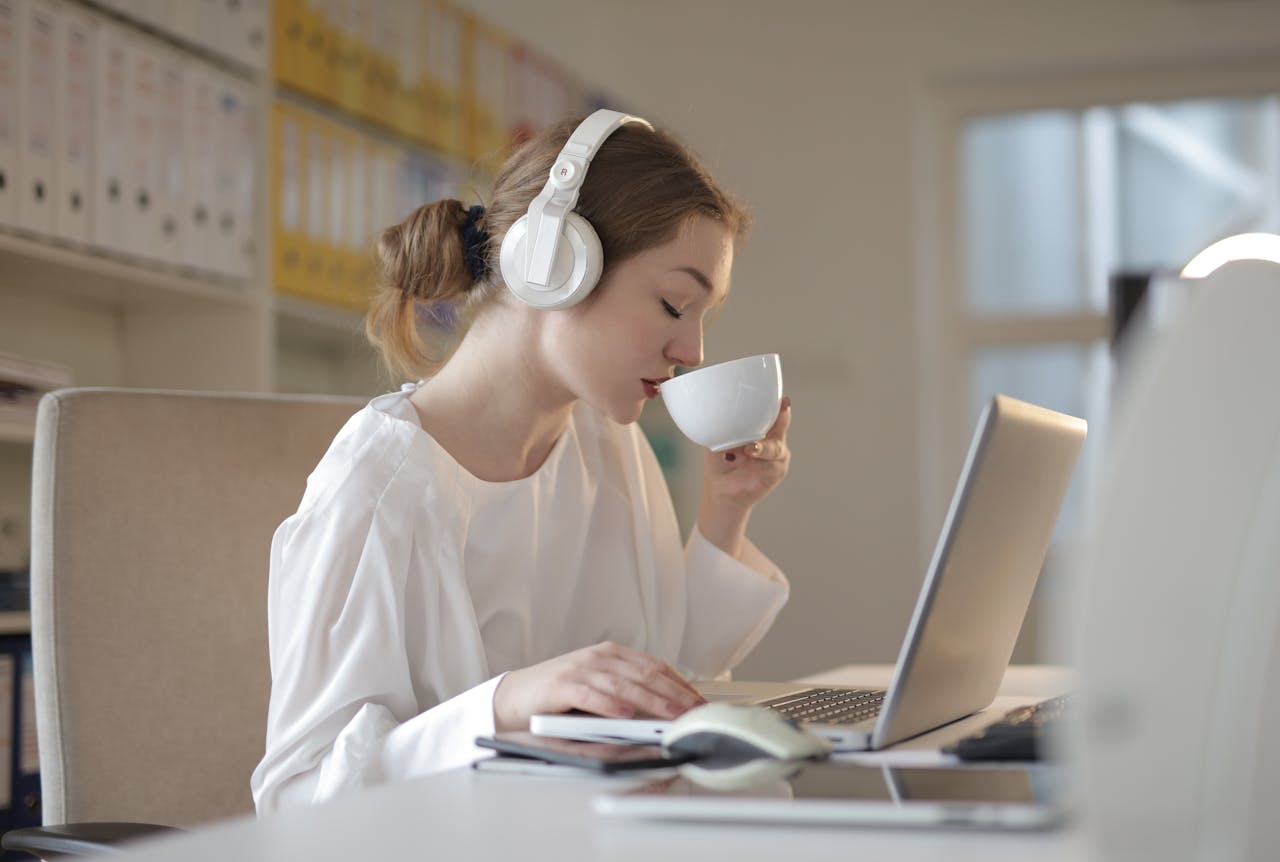 Seseorang yang produktif. (pexels.com) - Image