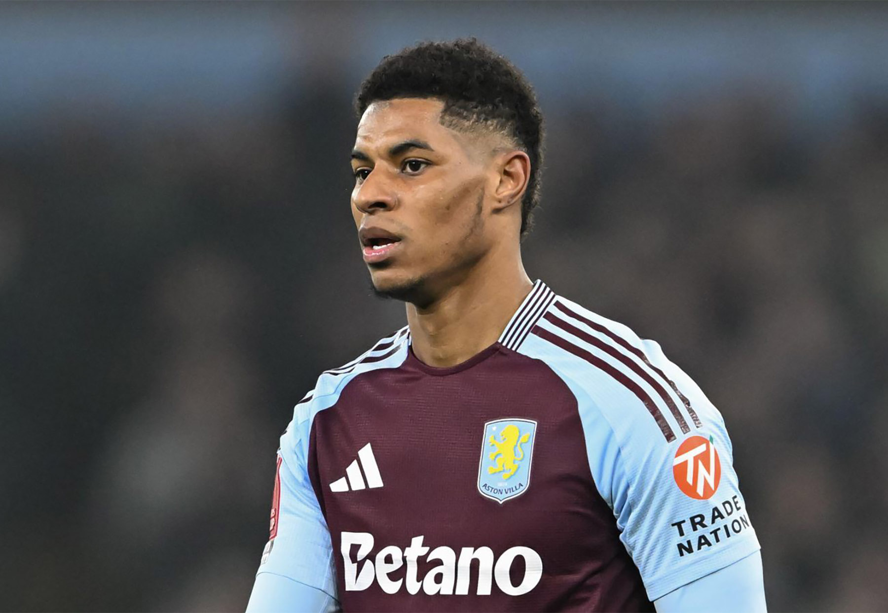 Marcus Rashford akhirnya menjalani debut bersama Aston Villa dalam ronde keempat Piala FA melawan Tottenham Hotspur. (Dok. Football365) - Image