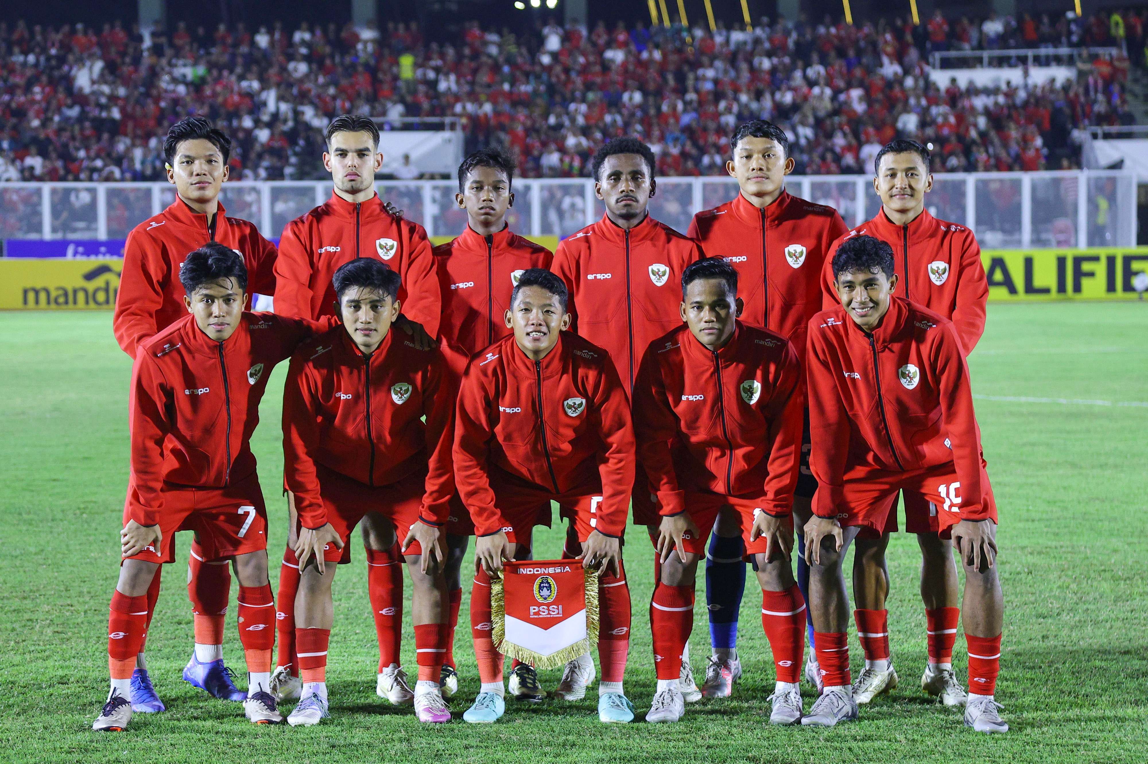 Skuad Timnas Indonesia U-20 sebelum laga melawan Timnas Yaman U-20 pada Kualifikasi Piala Asia U-20 2025 Grup F di Stadion Madya Gelora Bung Karno, Jakarta, Minggu (29/9/2024). (Antara) - Image