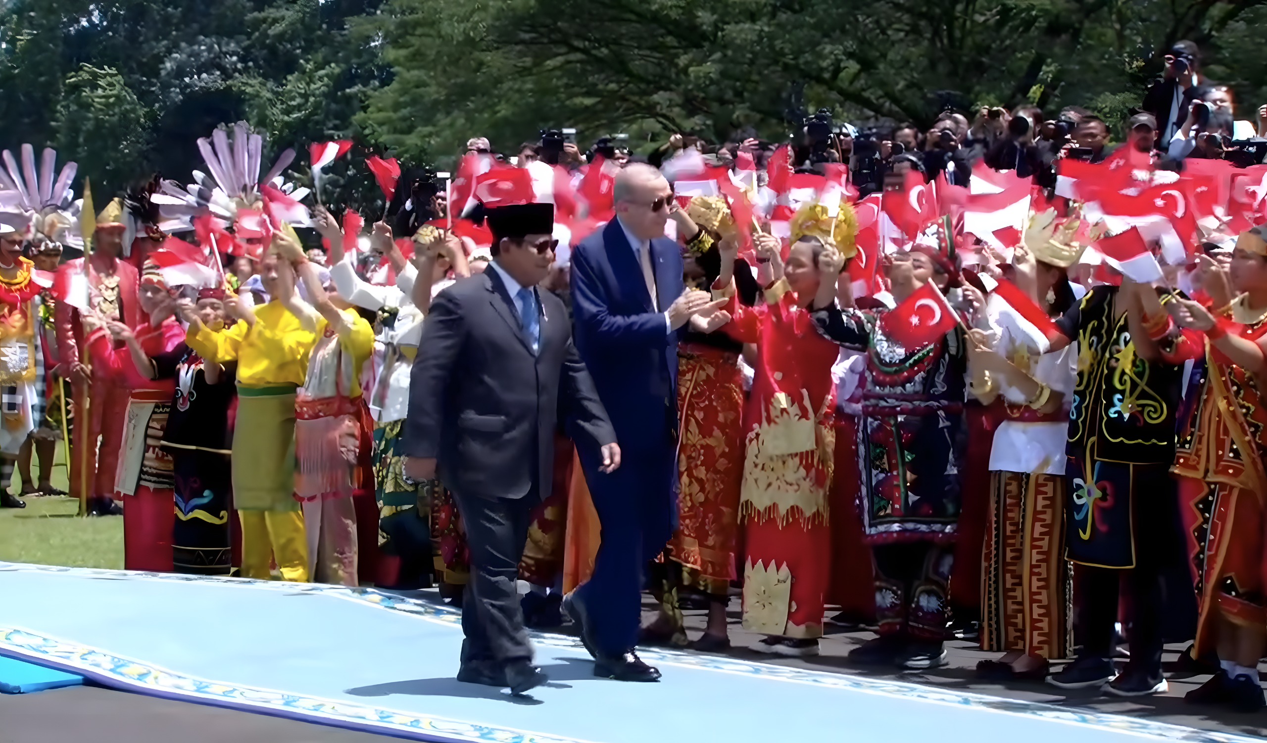 Presiden Prabowo Subianto melakukan pertemuan bilateral dengan Presiden Turki Recep Tayyip Erdogan di Istana Bogor, Jawa Barat, Rabu (12/2). - Image
