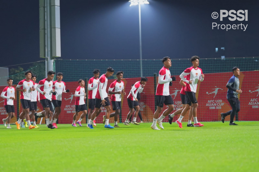 Para pemain Indonesia Junior melakukan latihan jelang menghadapi Iran di Piala Asia U-20 Tiongkok. (PSSI) - Image