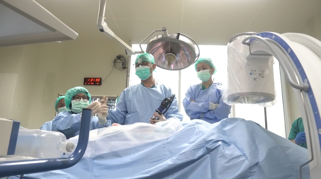 Saraf kejepit atau hernia nukleus pulposus (HNP) merupakan penyakit punggung yang hampir pasti dirasakan oleh semua orang seiring bertambahnya usia. Harus segera diobati agar tidak lumpuh. (Istimewa) - Image