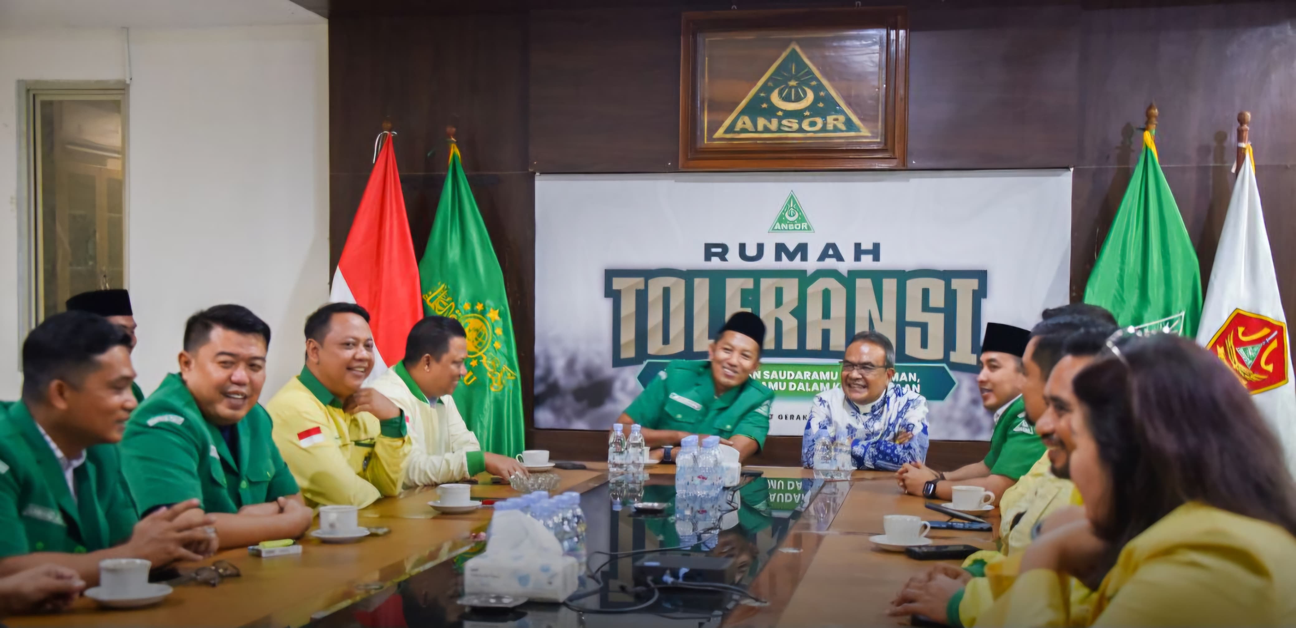 Perwakilan Konferensi Waligereja Indonesia (KWI), berkunjung ke sekretariat pemuda lintas agama pada Rabu, pada Rabu (12/2). (Istimewa) - Image