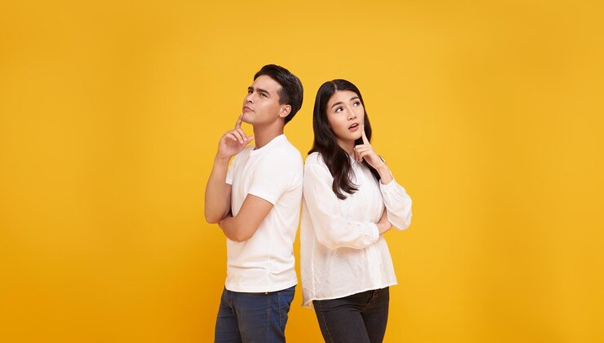 Ilustrasi seorang pria dan perempuan sedang memikirkan orang. (our-team/freepik) - Image