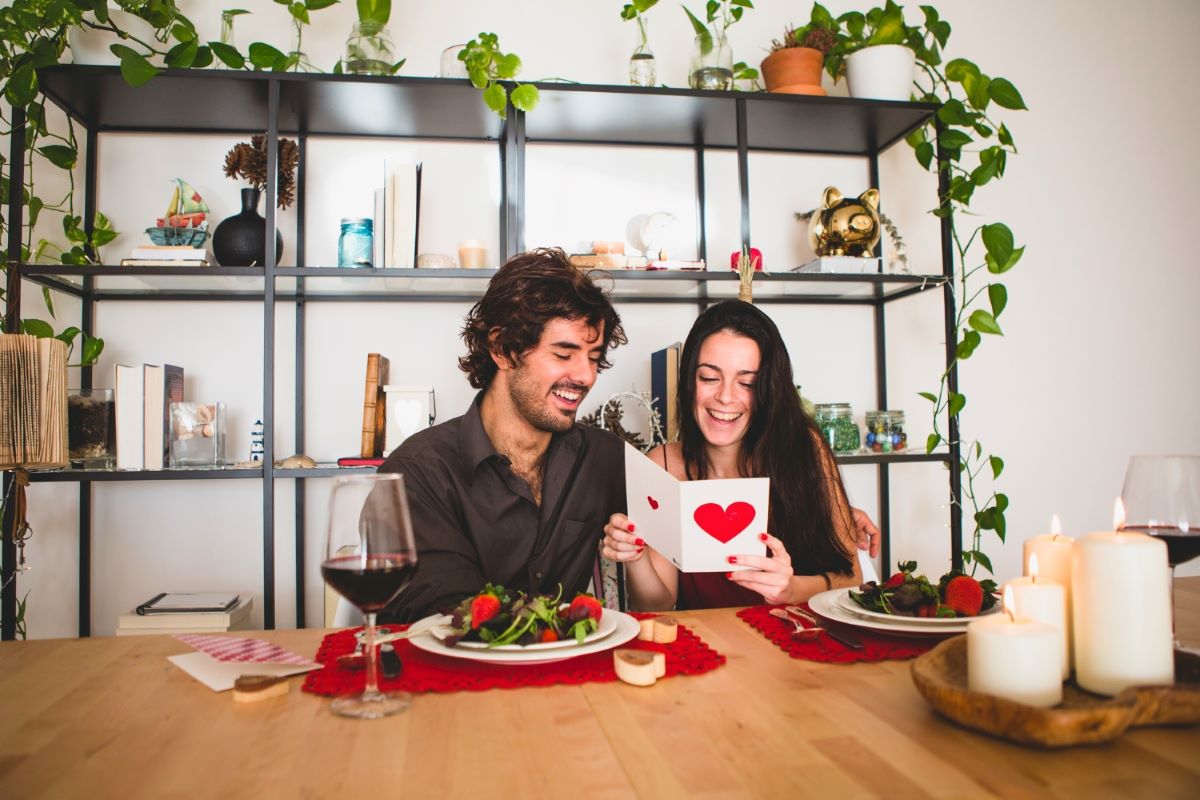 Ilustrasi merayakan hari valentine. (Freepik) - Image