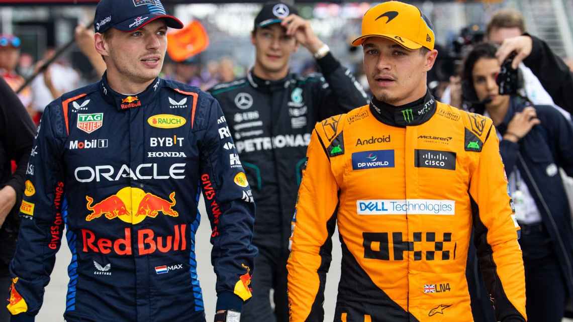 Max Verstappen (kiri) & Lando Norris (kanan). (Kym Illman/Getty Images) - Image