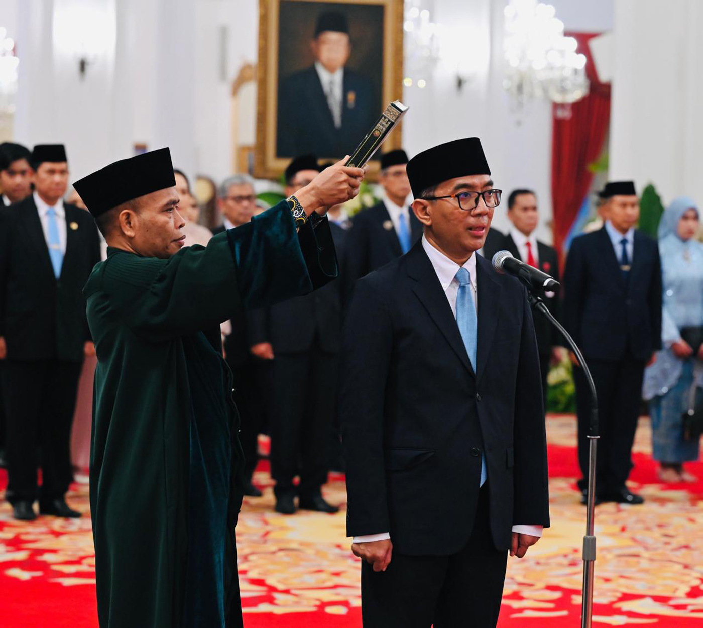 Mendiktisaintek Brian Yuliarto saat dilantik di Istana Negara, Jakarta, Rabu (19/2/2025). (Laily Rachev - Biro Pers Sekretariat Presiden) - Image