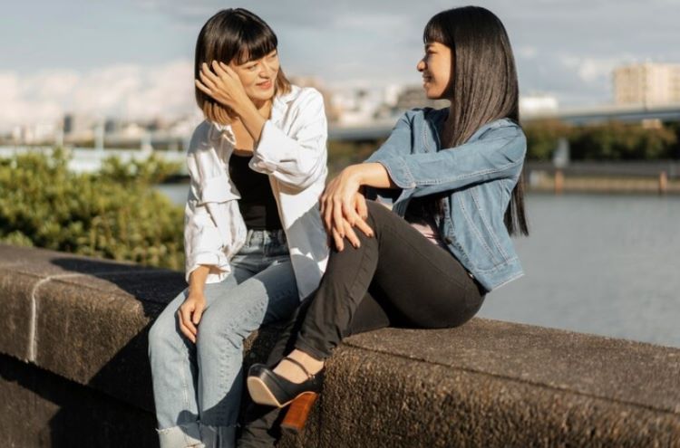 Ilustrasi Perempuan dengan kecerdasan emosional atau EQ tingi - Image