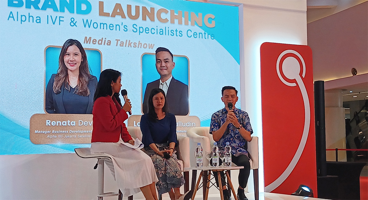 Acara Grand Launching Alpha IVF Kuala Lumpur dengan meluncurkan tagline dan jingle IVF di Mal Central Park, Rabu (20/2). (Foto: Royyan/JawaPos.com) - Image
