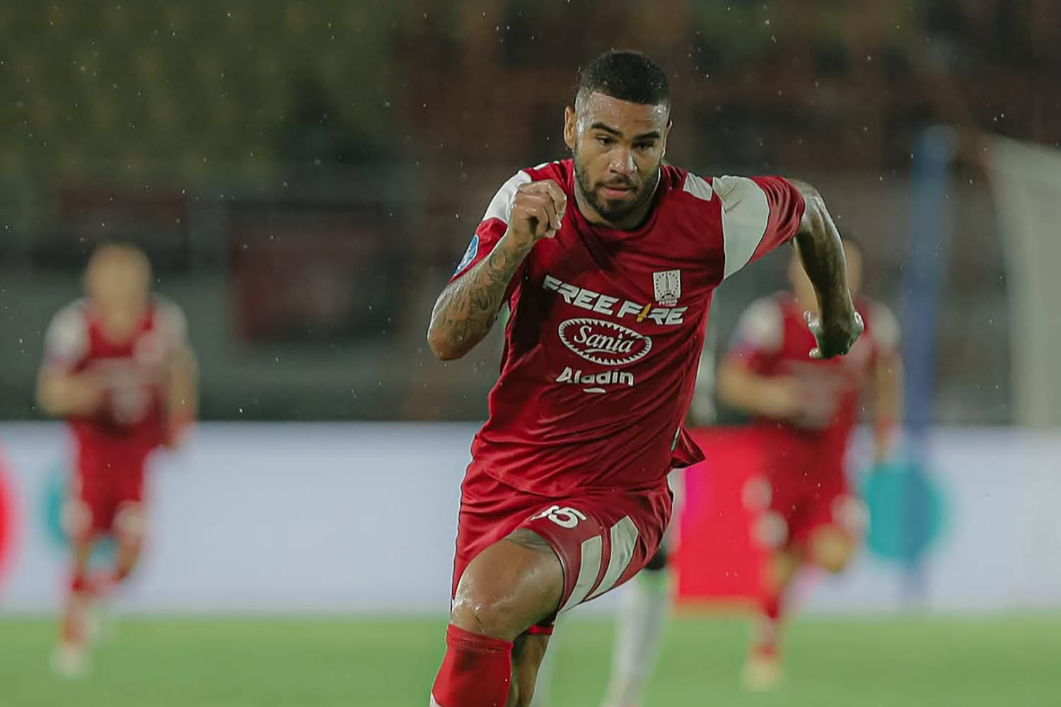 Aksi Jhon Cley saat bermain bersama Persis Solo. (Dok. Instagram/@persisofficial) - Image