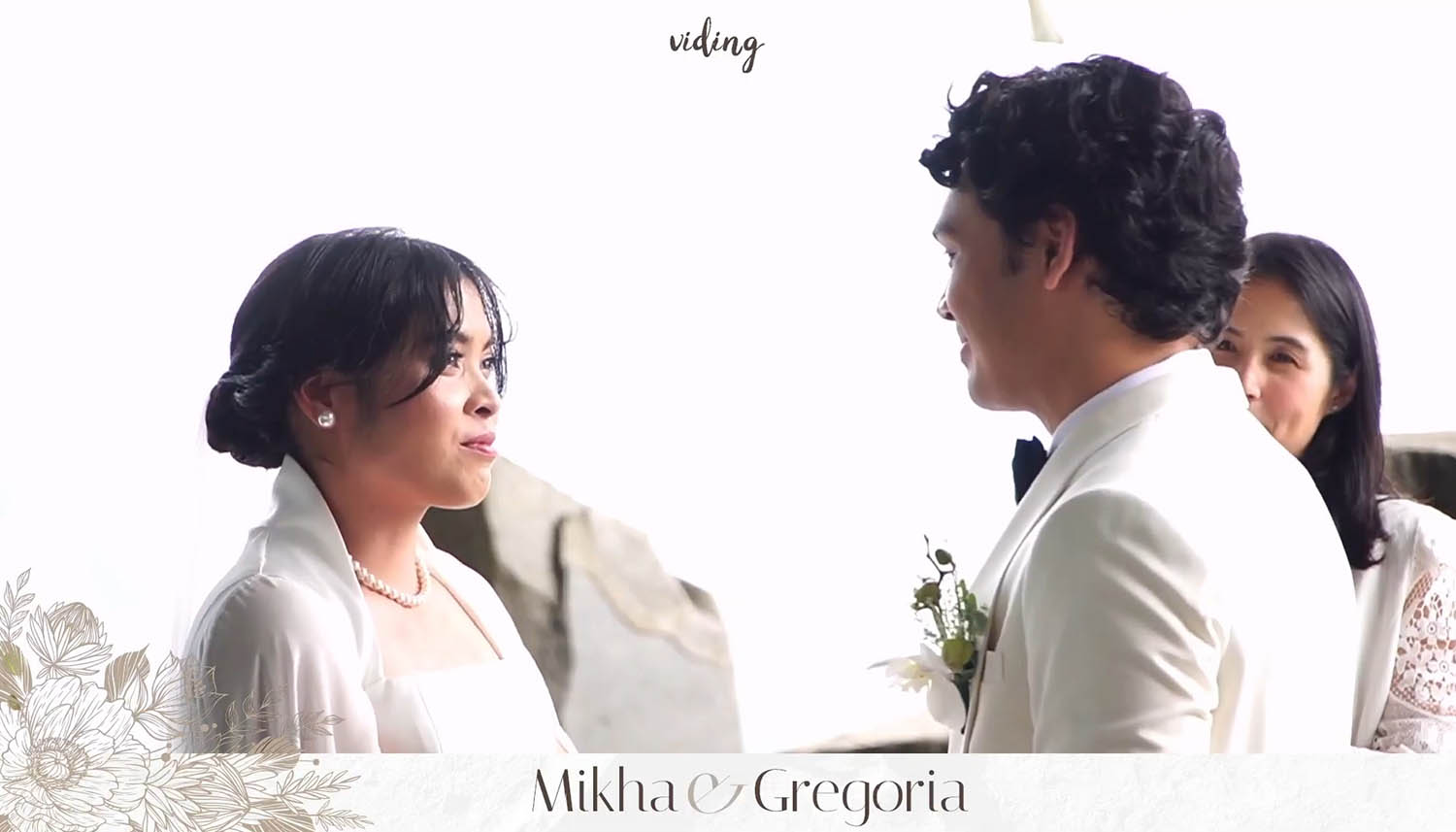 Gregoria Mariska resmi menikah dengan musisi Mikha Angelo pada Jumat (21/2). (Dok. Tangkapan layar YouTube Viding) - Image