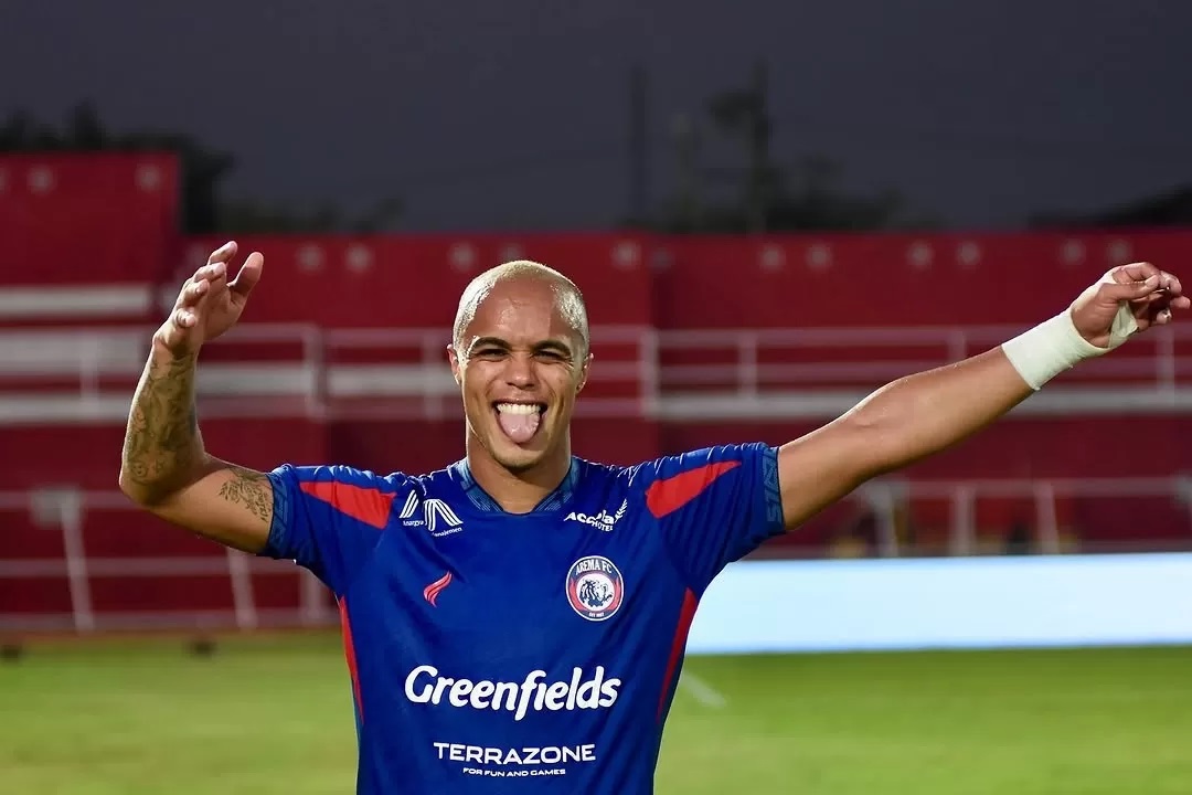 William Marcilio, gelandang Arema FC, dikabarkan didekati Persebaya. (Instagram William Marcilio) - Image