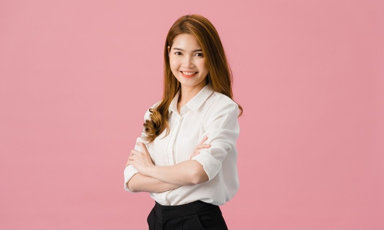 7 tanda bahasa tubuh halus yang menunjukkan seseorang kaya (tapi tidak mencolok). (freepik) - Image