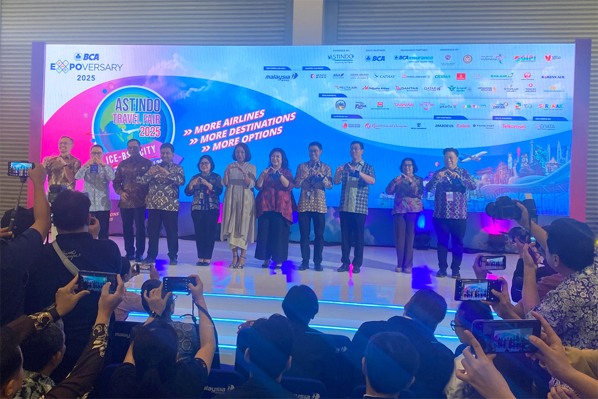 Pembukaan ASTINDO Travel Fair 2025 yang menjadi bagian dari rangkaian BCA Expoversary 2025 bertempat di Hall 1, ICE BSD Tangerang berlangsung 20-23 Februari 2025. (Foto: Dimas Choirul/JawaPos.com). - Image