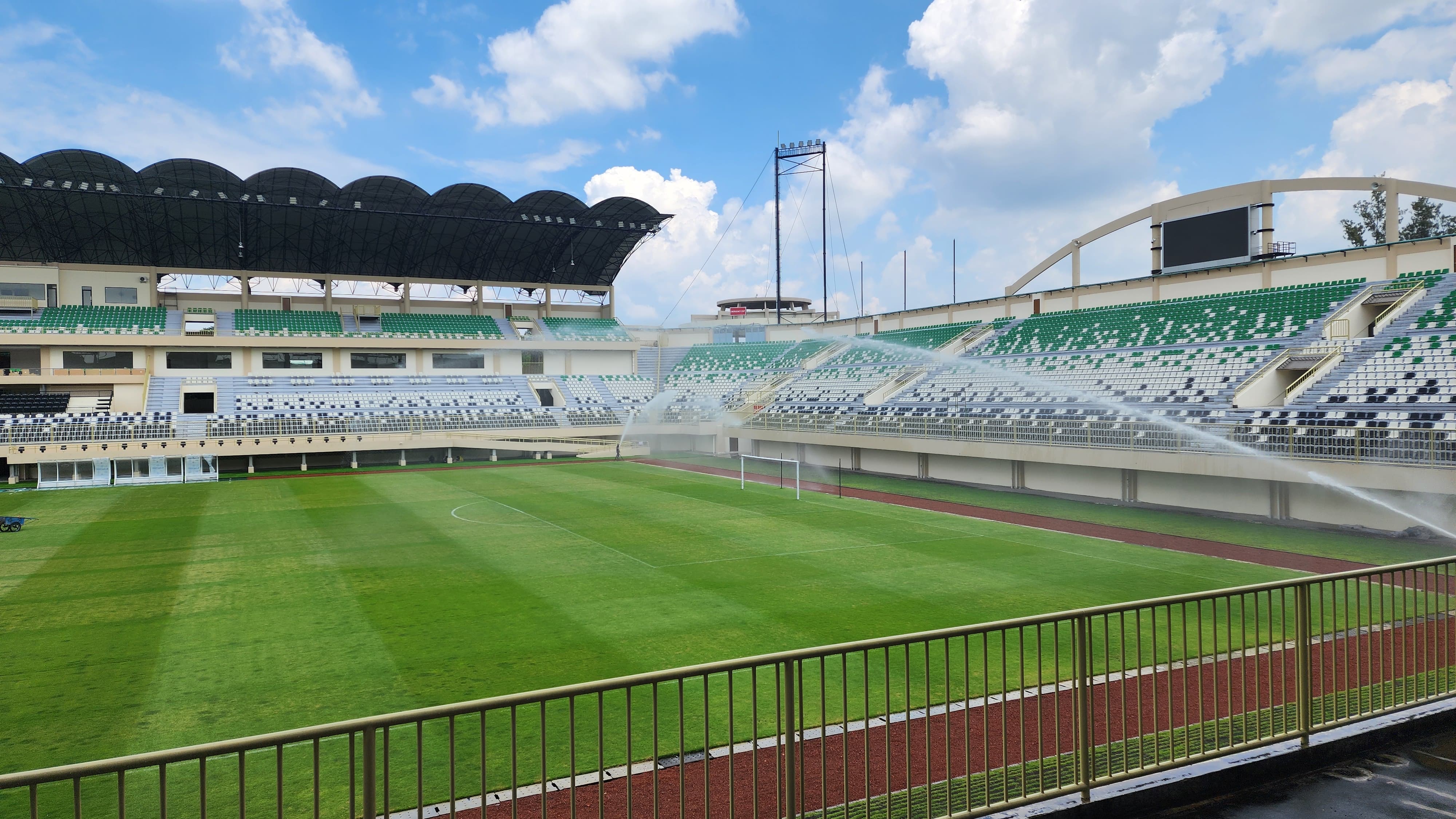 Stadion Maguwoharjo, Kabupaten Sleman, Jogjakarta. (Kementerian PU) - Image