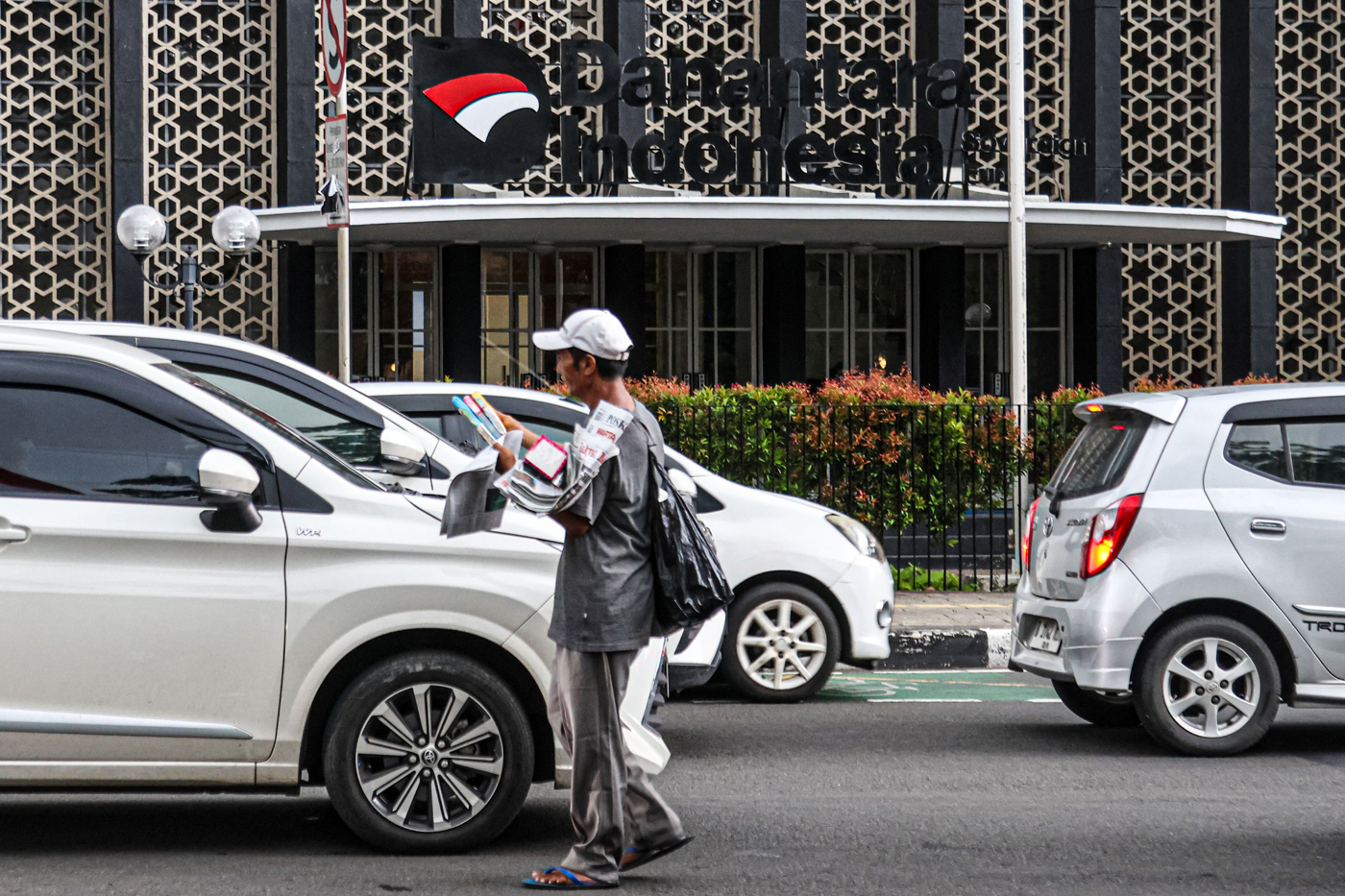 Gedung Bank Badan Pengelola Investasi Daya Anagata Nusantara (Danantara) di Cikini, Jakarta, Senin, (25/2/2025). (Hanung Hambara/Jawa Pos) - Image