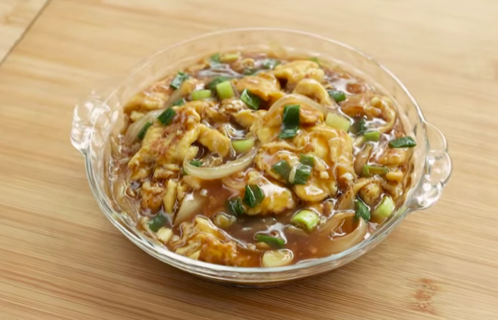 Resep Telur Saus Tiram yang Lezat dan Praktis, Cocok untuk Jadi Menu Sahur ( YouTube Devina Hermawan ) - Image