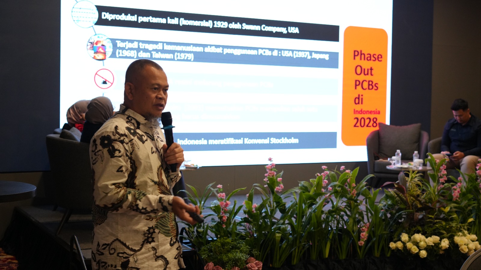 Diskusi "Menuju Indonesia Bebas PCBs 2028" pada Kamis (27/2). (Dok. PPLI) - Image