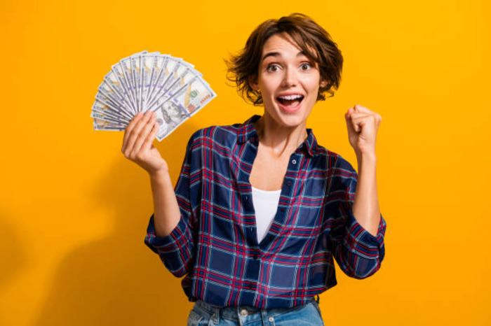 Ilustrasi weton pembawa keberuntungan. (istockphoto). - Image