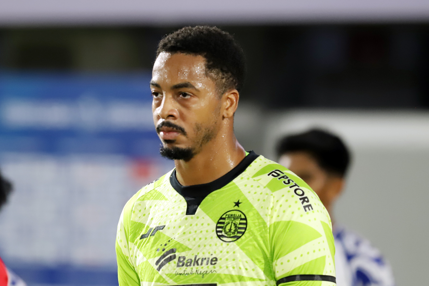 Kiper Persija Carlos Eduardo Soares Mota pada pertandingan Liga 1 melawan PSIS Semarang di Stadion Indomilk Arena, Kabupaten Tangerang, Banten, Rabu (5/3/2025).. (Dery Ridwansah/ JawaPos.com) - Image
