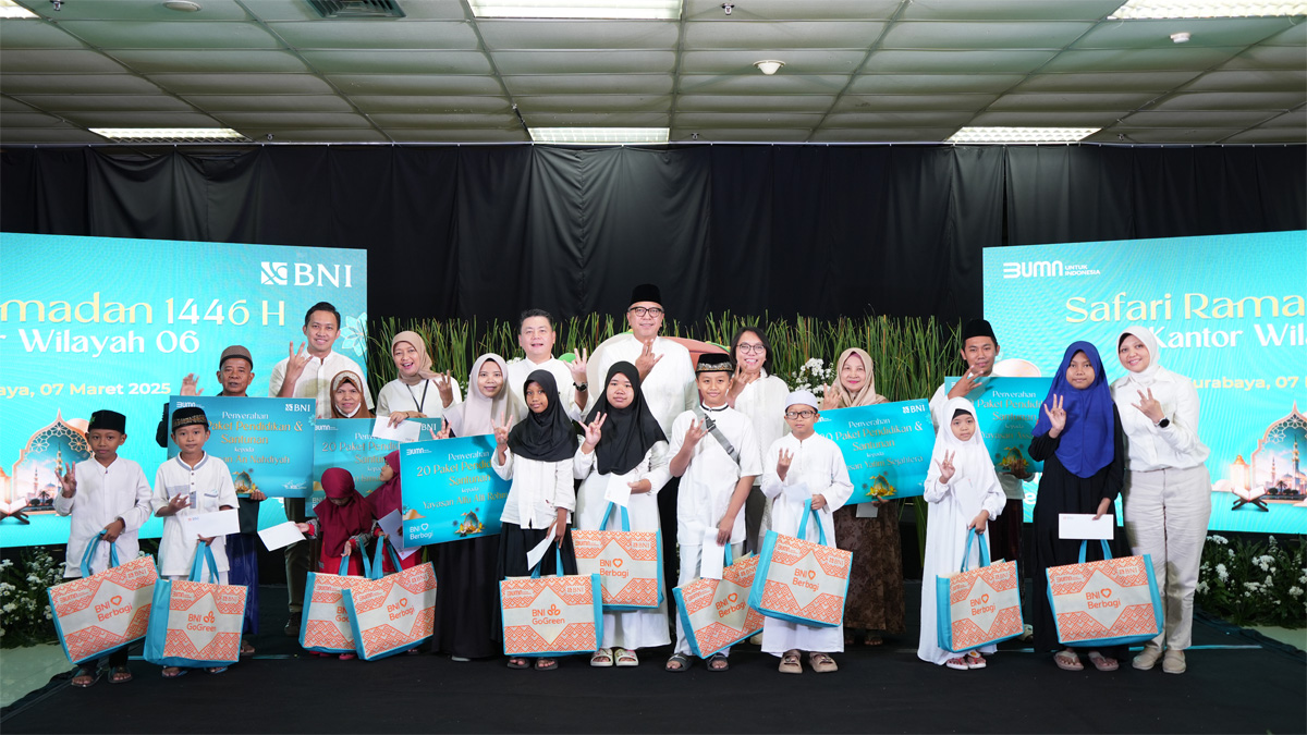 PT Bank Negara Indonesia (Persero) Tbk atau BNI menggelar Program Safari Ramadan 2025 dihadiri direksi bersama 1.700 anak yatim dan masyarakat kurang mampu di 14 kota di Indonesia. (Istimewa). - Image
