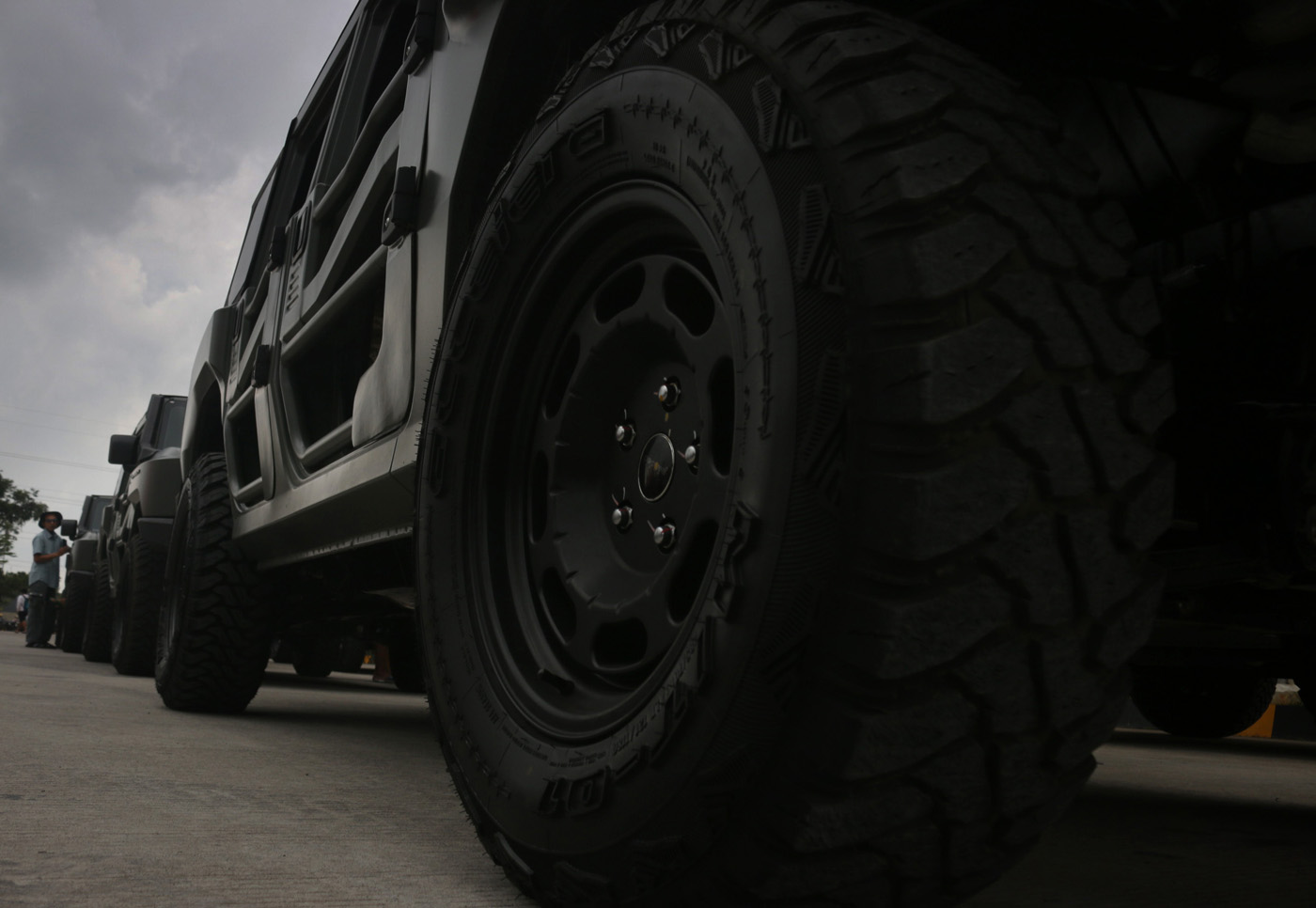 Sejumlah kendaraan khusus (Ransus) Jeep Maung MV3 Pindad melakukan konvoi dari Makodim 0733/Kota Sem