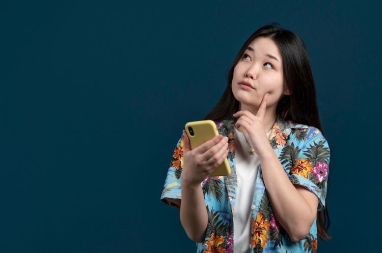 Ilustrasi- Orang yang butuh waktu lama untuk membalas pesan chat - Image