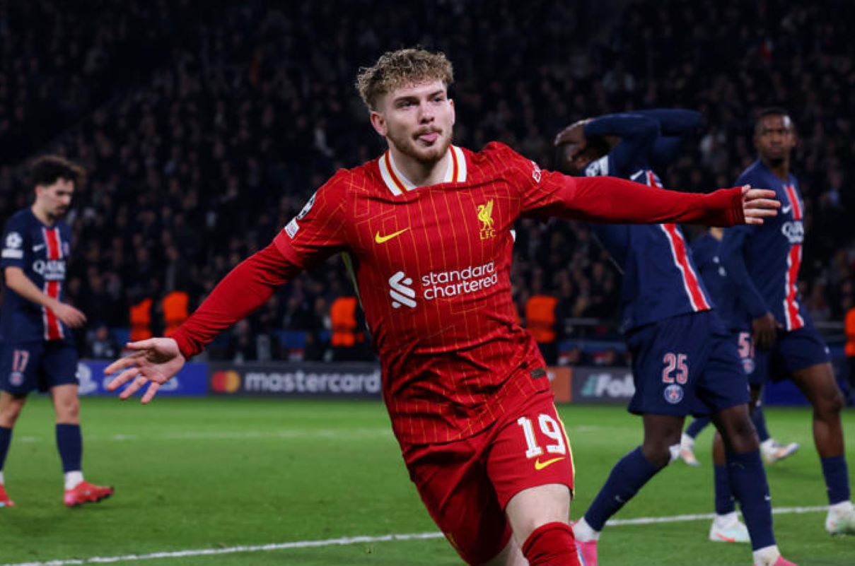 Harvey Elliott membawa Liverpool menang tipis 1-0 pada laga babak 16 besar Liga Champions melawan PSG. (Evening Standard) - Image