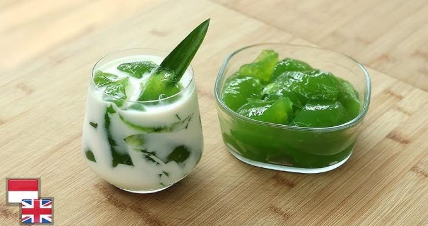 Resep Es Jeli Hijau Bayam Favorit Anak ala Chef Devina Hermawan, Pilihan Praktis untuk Takjil dan Buka Puasa (Youtube Devina Hermawan) - Image