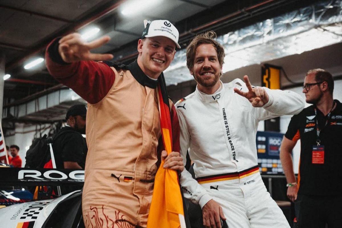 Mick Schumacher (kiri) dan Sebastian Vettel (kanan)saat mengikuti Race of Champions. (Dok. IG Mick Schumacher) - Image