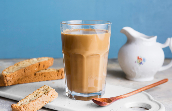 Resep Es Teh Susu Cincau yang Enak dan Cocok Jadi Menu Buka Puasa./freepik.com - Image