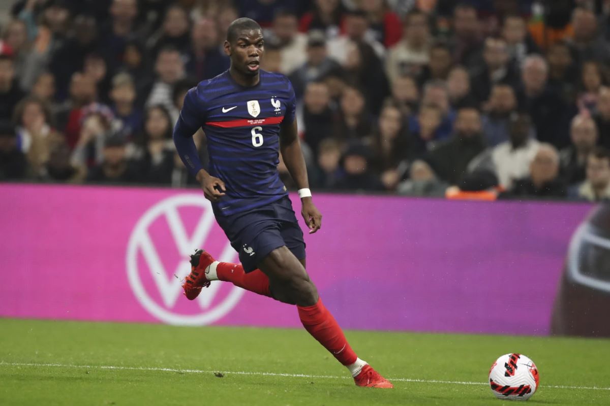 Paul Pogba berseragam timnas Prancis 2018. (AP Photo/Daniel Cole) - Image