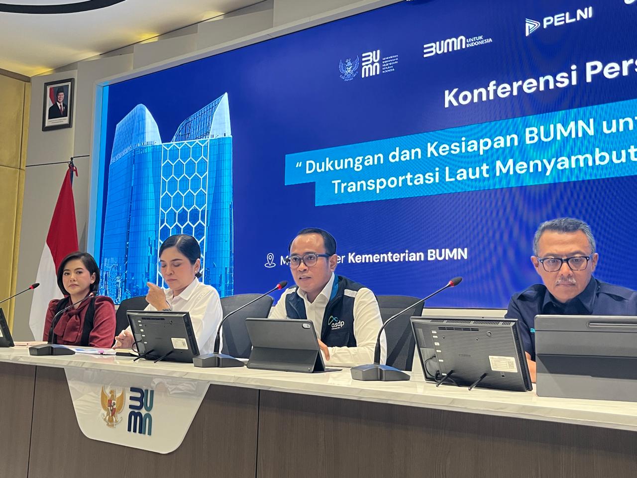 Konferensi pers BUMN yang terdiri atas ASDP, Pelni, dan Pelindo. (Nurul Fitriana/JawaPos.com) - Image