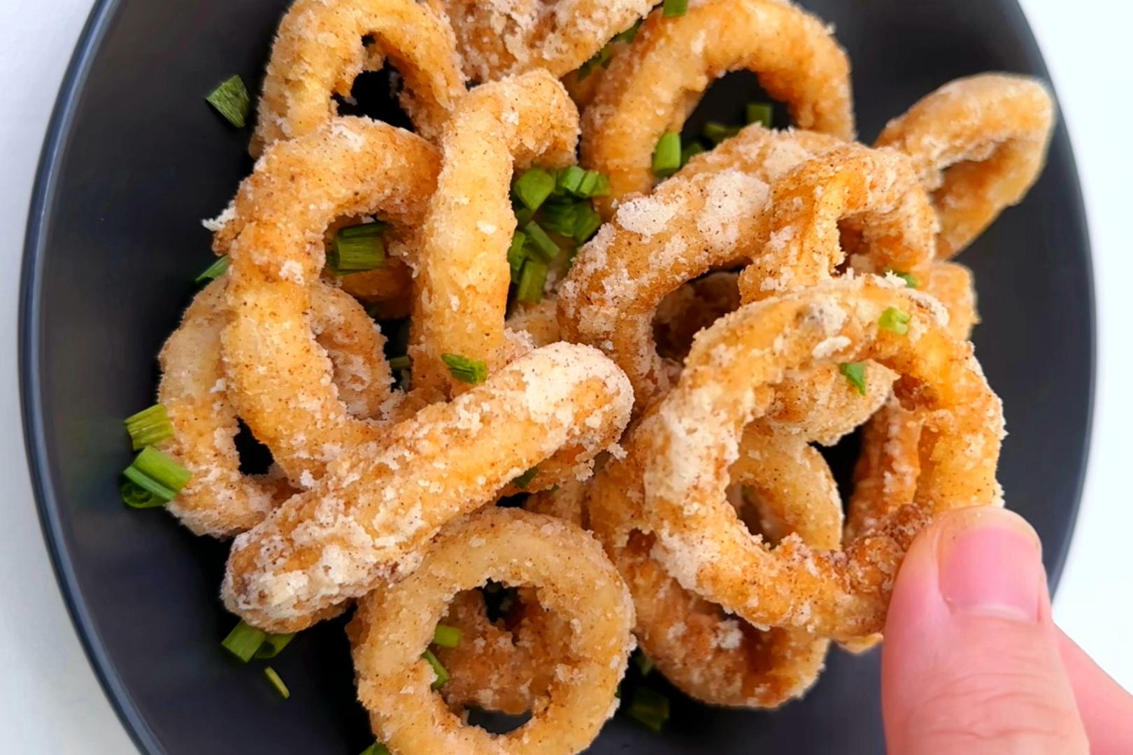 Resep Cumi Goreng Tepung yang Empuk dan Tidak Alot Ala Hendrik Pyong (Instagram @hendrikpyong) - Image