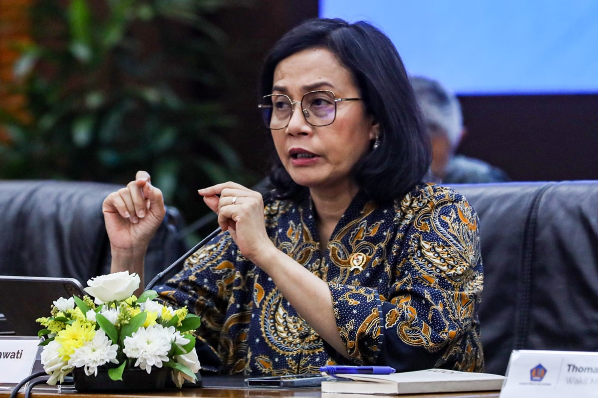 Menteri Keuangan Sri Mulyani Indrawati menyampaikan paparan pada konferensi pers APBN KiTa di Jakarta, Kamis (13/3/2025). (Salman Toyibi/JawaPos) - Image