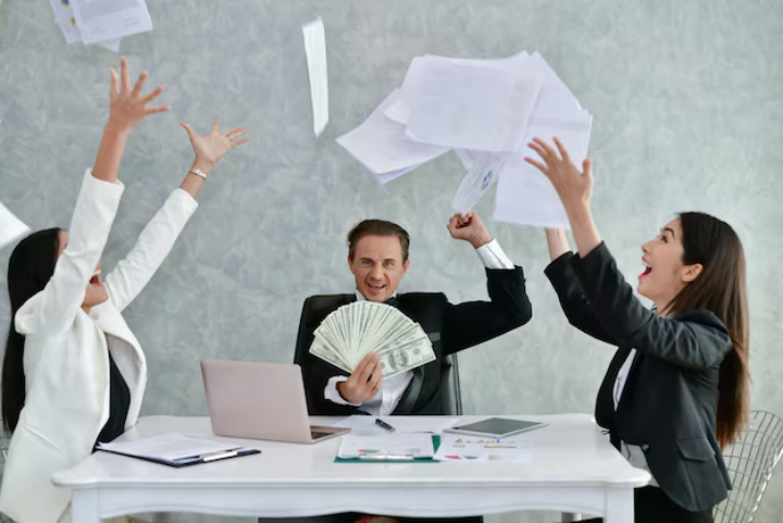 seseorang yang hidupnya berada di fase menuju finansial freedom. (Freepik/EyeEm) - Image