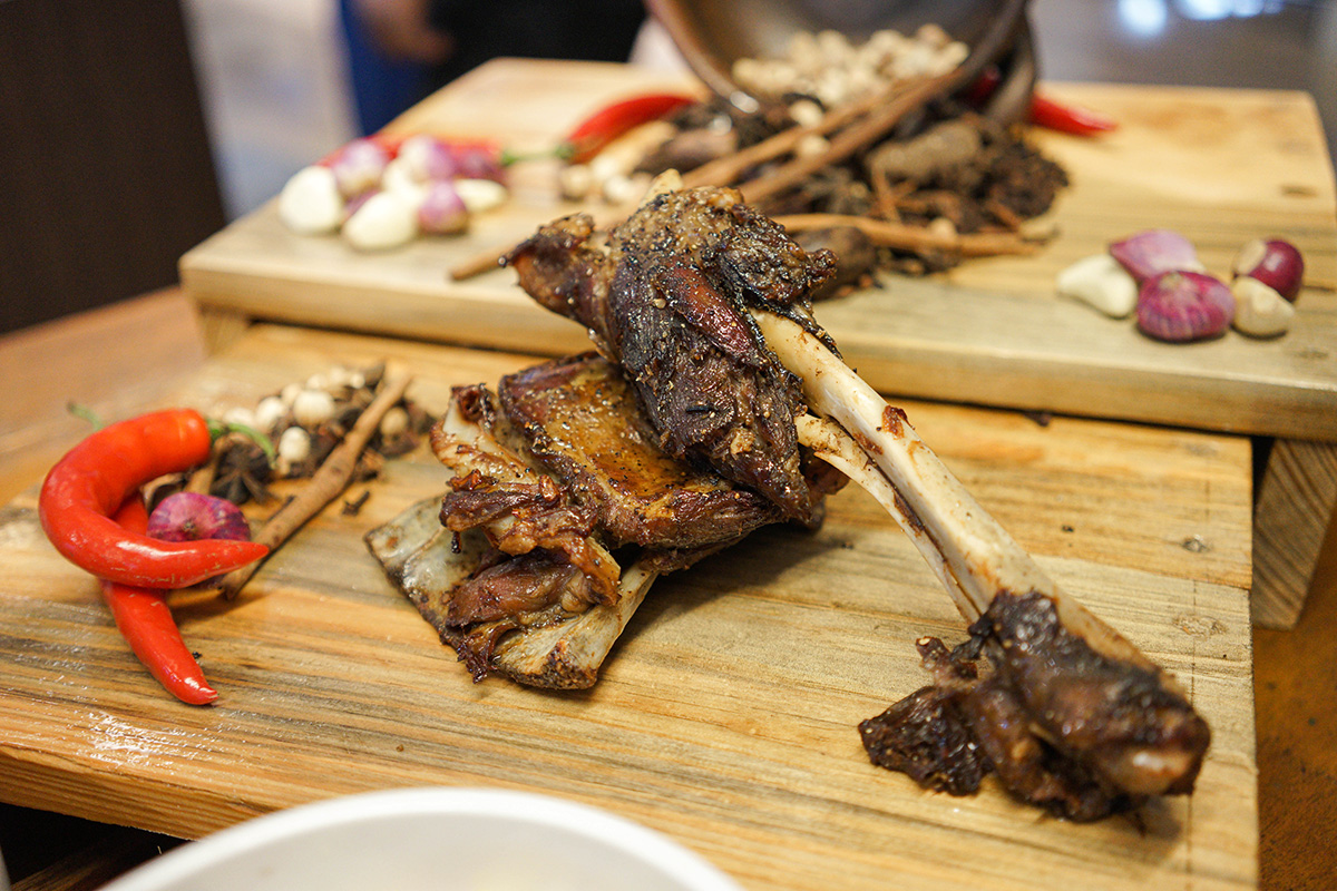 Arabic lamb, salah satu menu andalan buka puasa di Holiday Inn Express Surabaya. (Juliana Christy/JawaPos.com) - Image