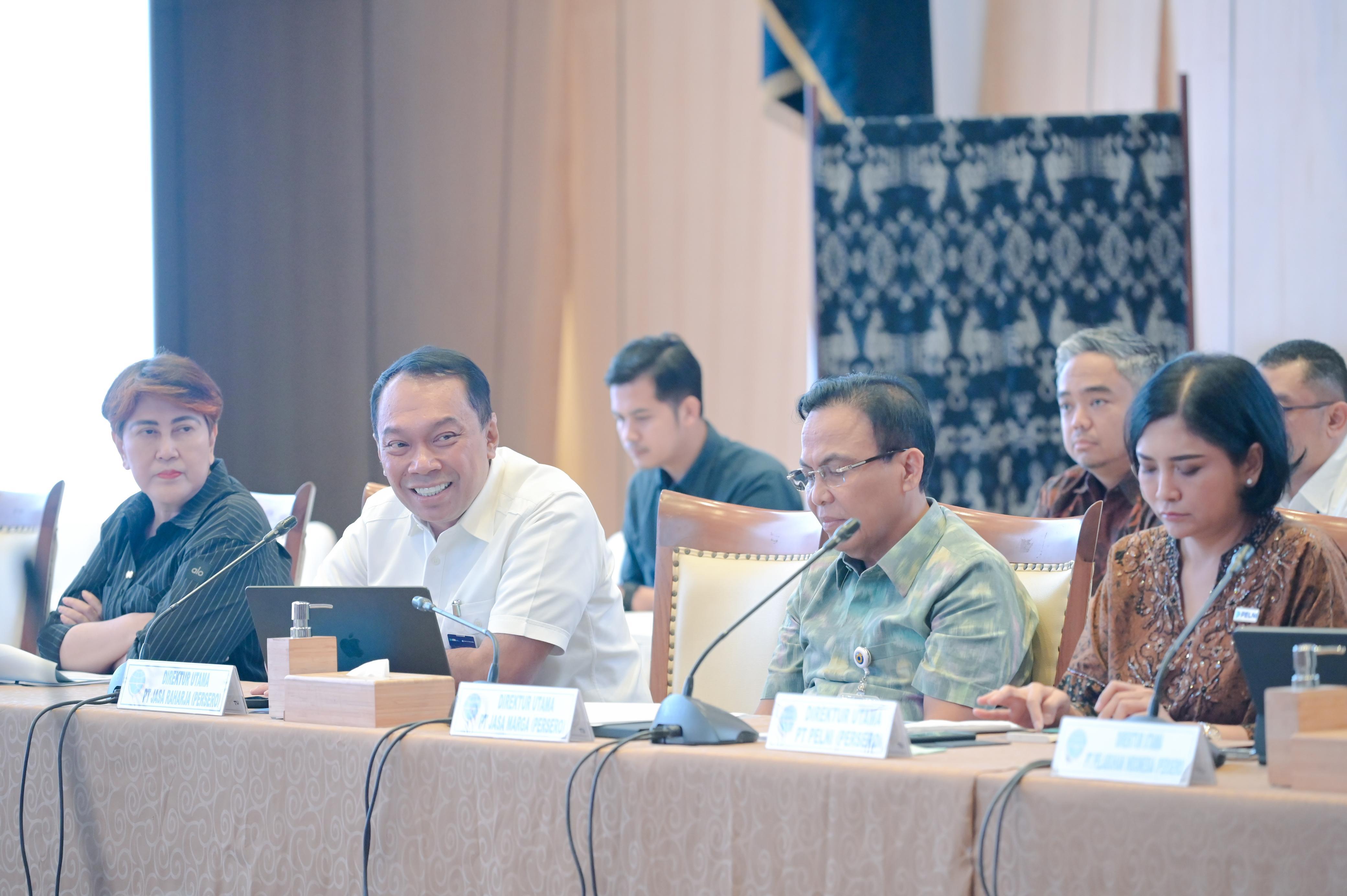 Rapat Persiapan Penyelenggaraan Angkutan Lebaran Tahun 2025/1446 H yang berlangsung di Kantor Pusat Kementerian Perhubungan, Jakarta, Sabtu (15/3). (Istimewa) - Image