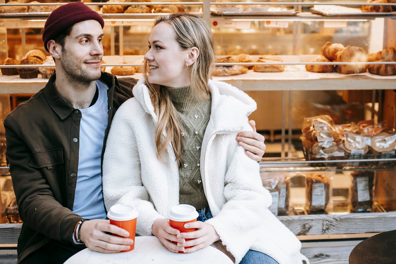 7 Tanda Anda Sangat Cocok dengan Pasangan Anda Meski Tidak Saling Jatuh Cinta, Menurut Psikologi - Image