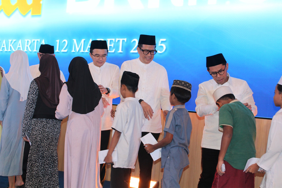 BRI Life menggelar acara buka puasa bersama mengundang puluhan anak yatim piatu dari beberapa sekolah dan yayasan di Gedung Menara BRILian Jakarta. (Istimewa) - Image